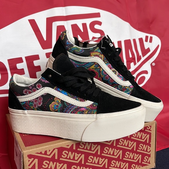 Vans Old Skool
Paisley Bloom Black
VNOA7Q5MBLK
WMNS Platforms - sneakers - Picture 6 of 16